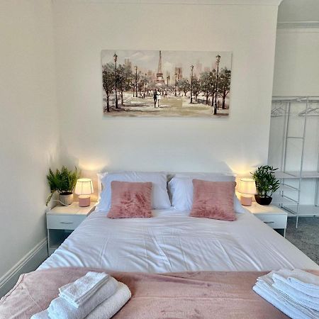 Chic Apartment In Central Bournemouth With Parking Exteriér fotografie