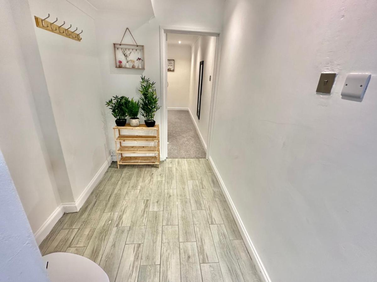 Chic Apartment In Central Bournemouth With Parking Exteriér fotografie